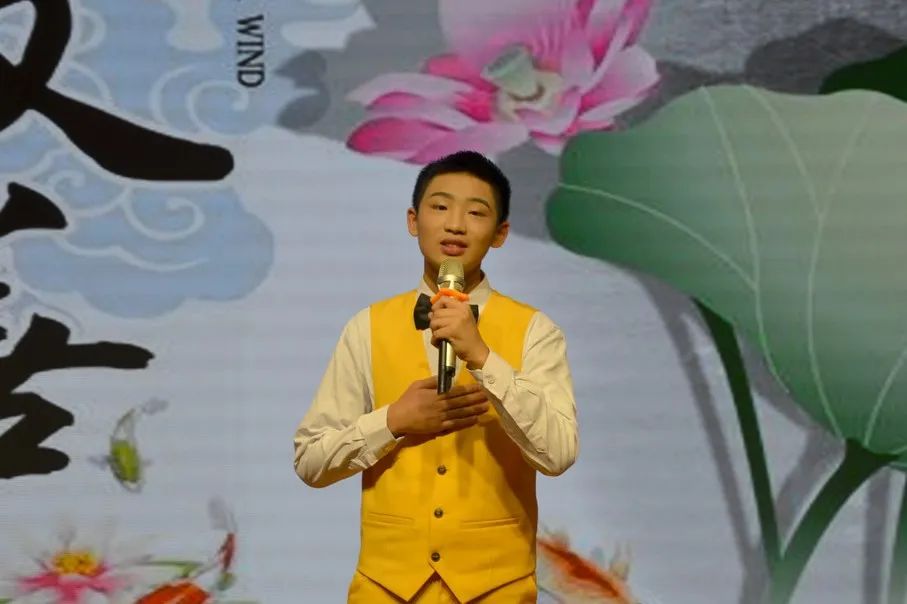 友以待人 善以揚(yáng)德——筠連中學(xué)隆重舉行社會(huì)主義核心價(jià)值觀之“友善”主題演講比賽20.jpg