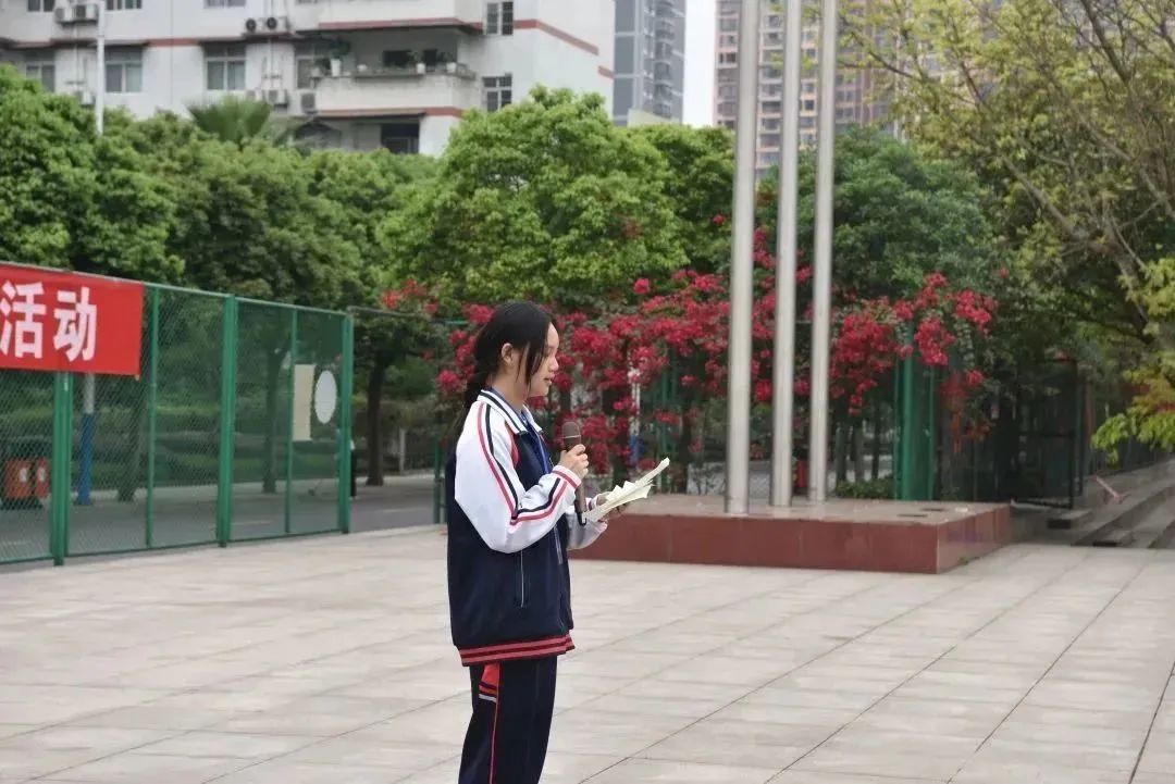 防溺水教育 為學生護航——筠連中學初中部開展防溺水教育簽名活動2.jpg